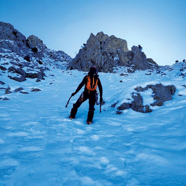 Winter_Mountaineering_Climb_Mountain_Artemiisio_North_West_Couloir_19