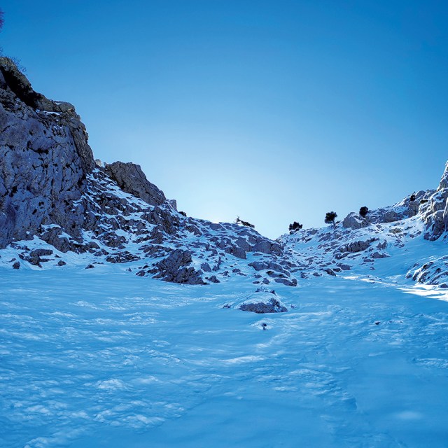 Winter_Mountaineering_Climb_Mountain_Artemiisio_North_West_Couloir_21