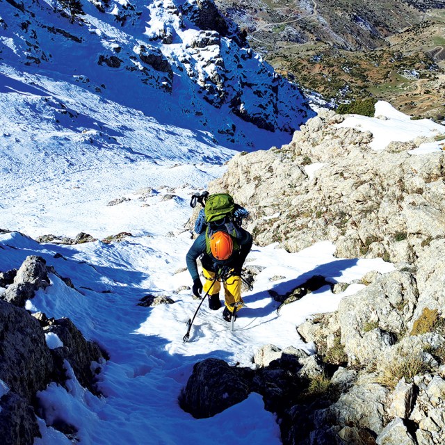 Winter_Mountaineering_Climb_Mountain_Artemiisio_North_West_Couloir_24
