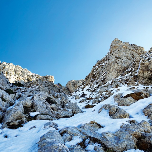 Winter_Mountaineering_Climb_Mountain_Artemiisio_North_West_Couloir_28