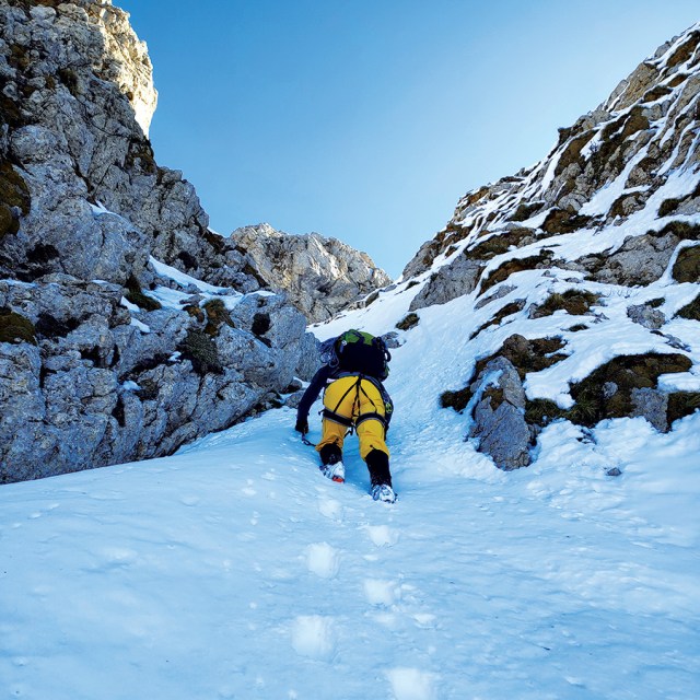 Winter_Mountaineering_Climb_Mountain_Artemiisio_North_West_Couloir_29