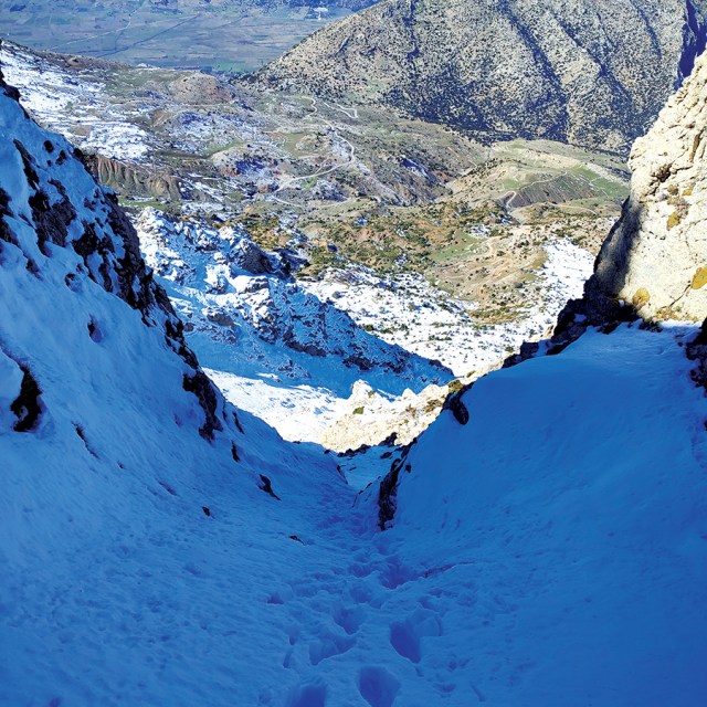 Winter_Mountaineering_Climb_Mountain_Artemiisio_North_West_Couloir_30