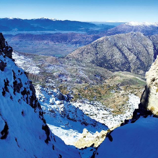 Winter_Mountaineering_Climb_Mountain_Artemiisio_North_West_Couloir_31