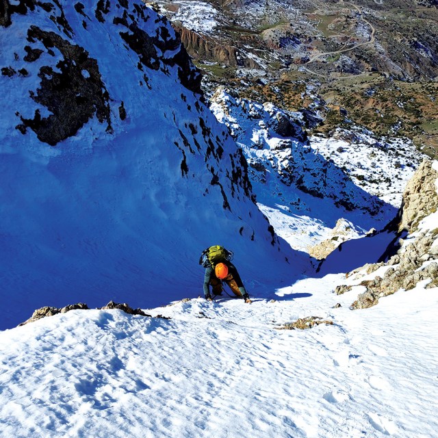 Winter_Mountaineering_Climb_Mountain_Artemiisio_North_West_Couloir_32