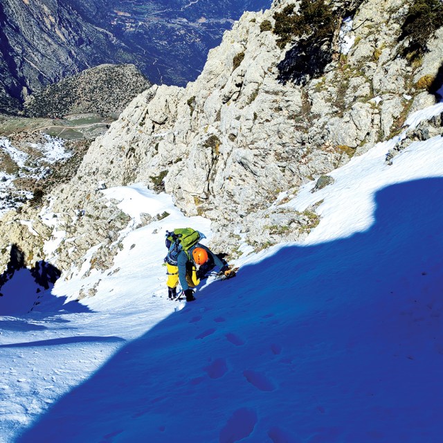 Winter_Mountaineering_Climb_Mountain_Artemiisio_North_West_Couloir_36