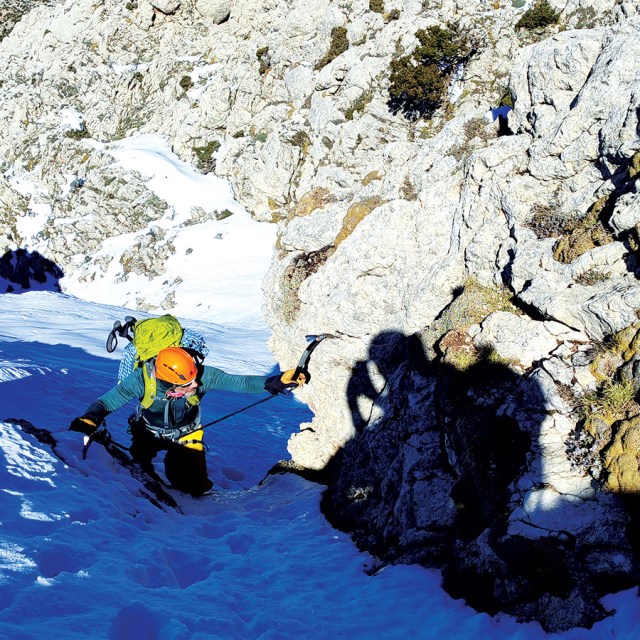 Winter_Mountaineering_Climb_Mountain_Artemiisio_North_West_Couloir_38