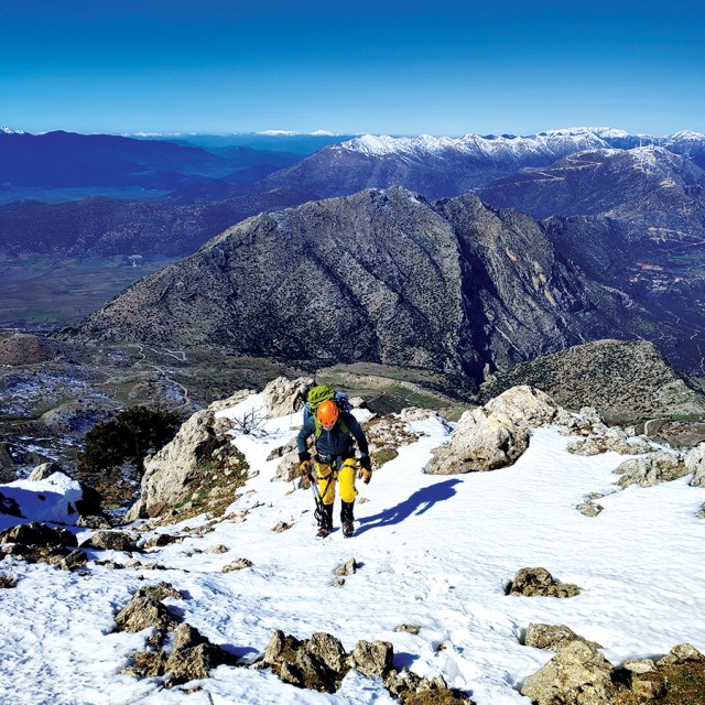 Winter_Mountaineering_Climb_Mountain_Artemiisio_North_West_Couloir_41