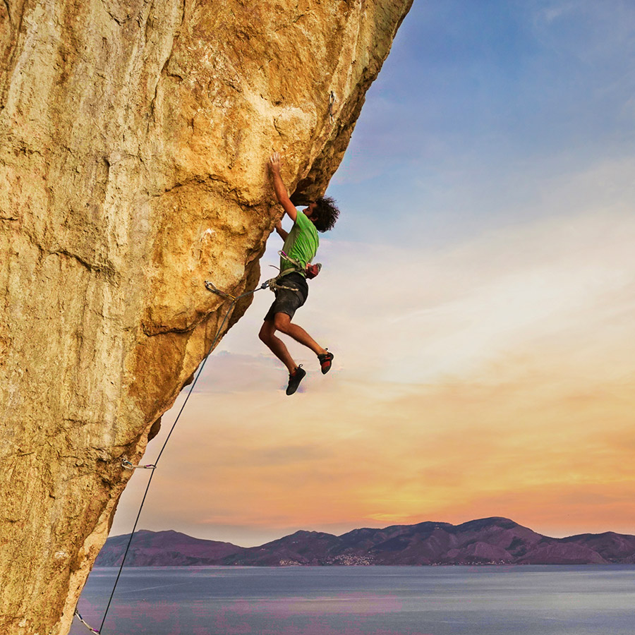 Climbing_Castle_Thermisia_Crag_01