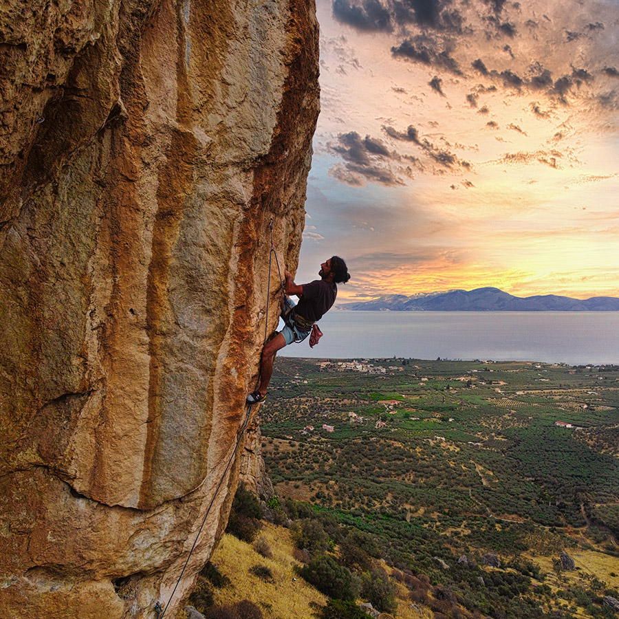 Climbing_Castle_Thermisia_Crag_06