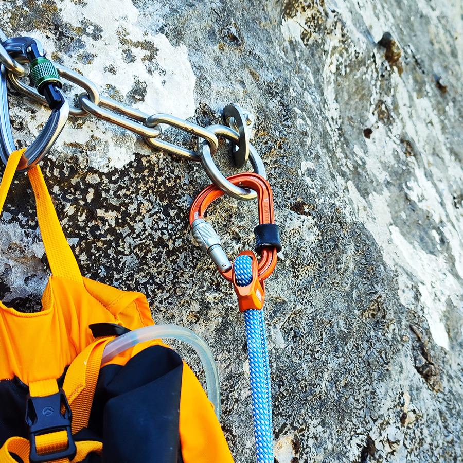 Petzl_Connect_Adjust_Action_02