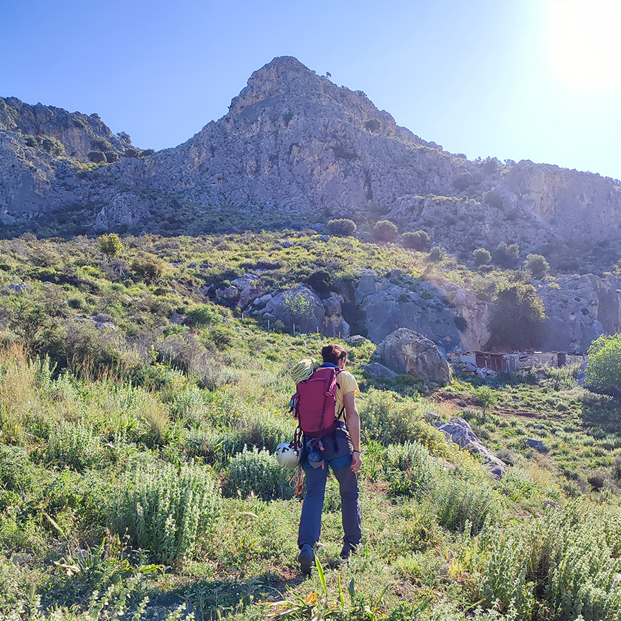 Ek_Tou_Anasfalous_Web_Images_02