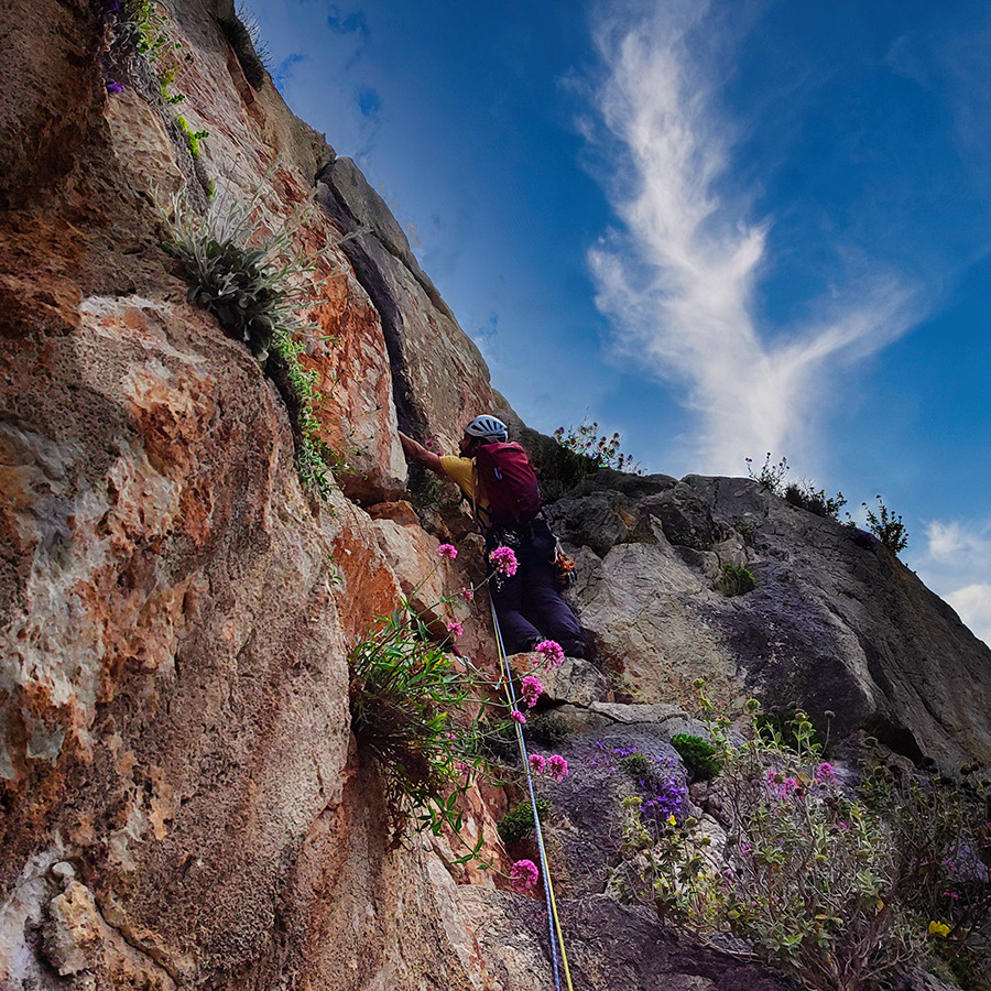 Ek_Tou_Anasfalous_Web_Images_25