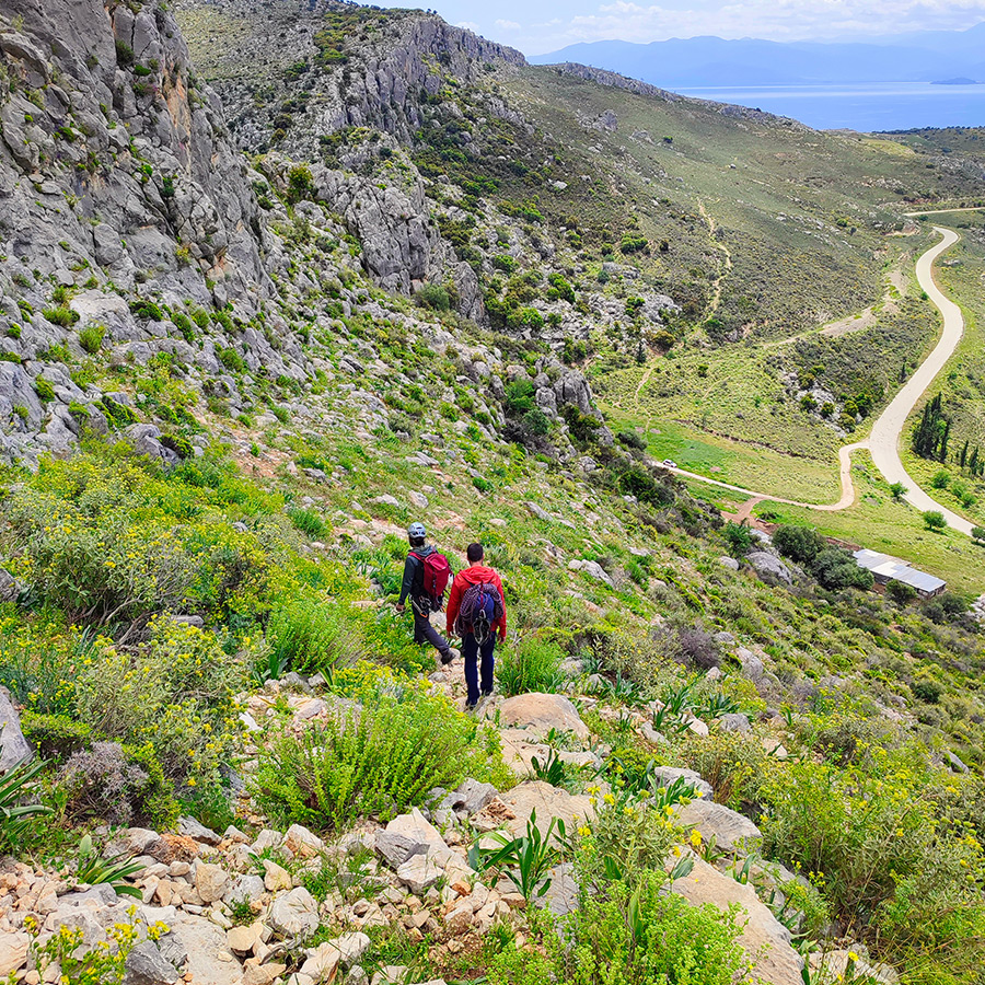 Ek_Tou_Anasfalous_Web_Images_34