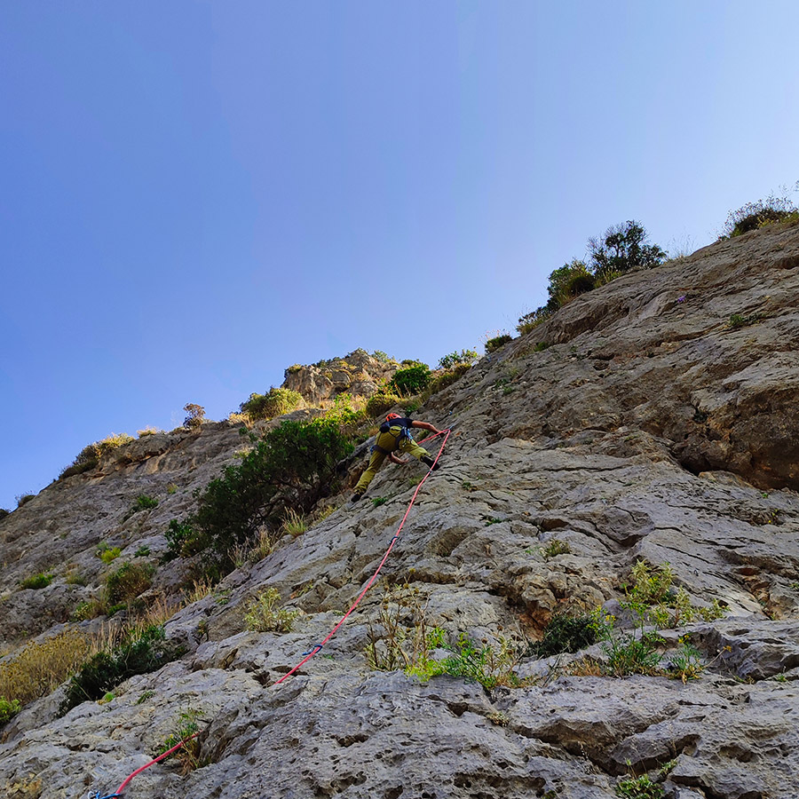 Climbing_Manikia_Lower_Valley_Evia_All_The_Universe_Sector_10