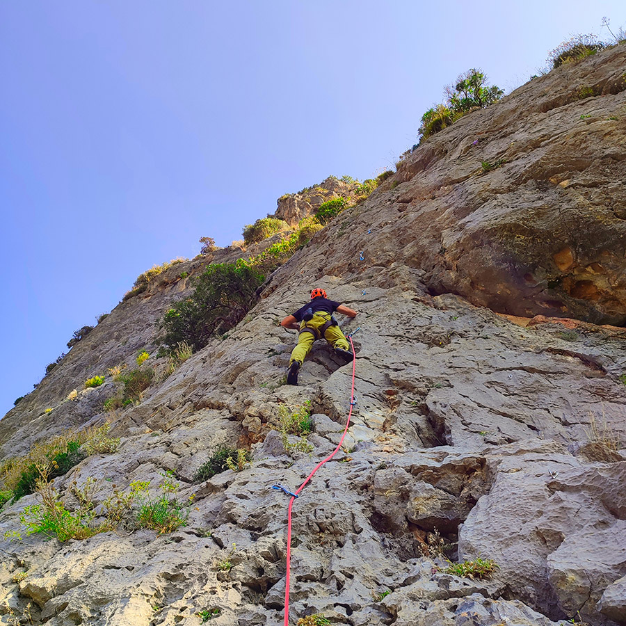 Climbing_Manikia_Lower_Valley_Evia_All_The_Universe_Sector_12