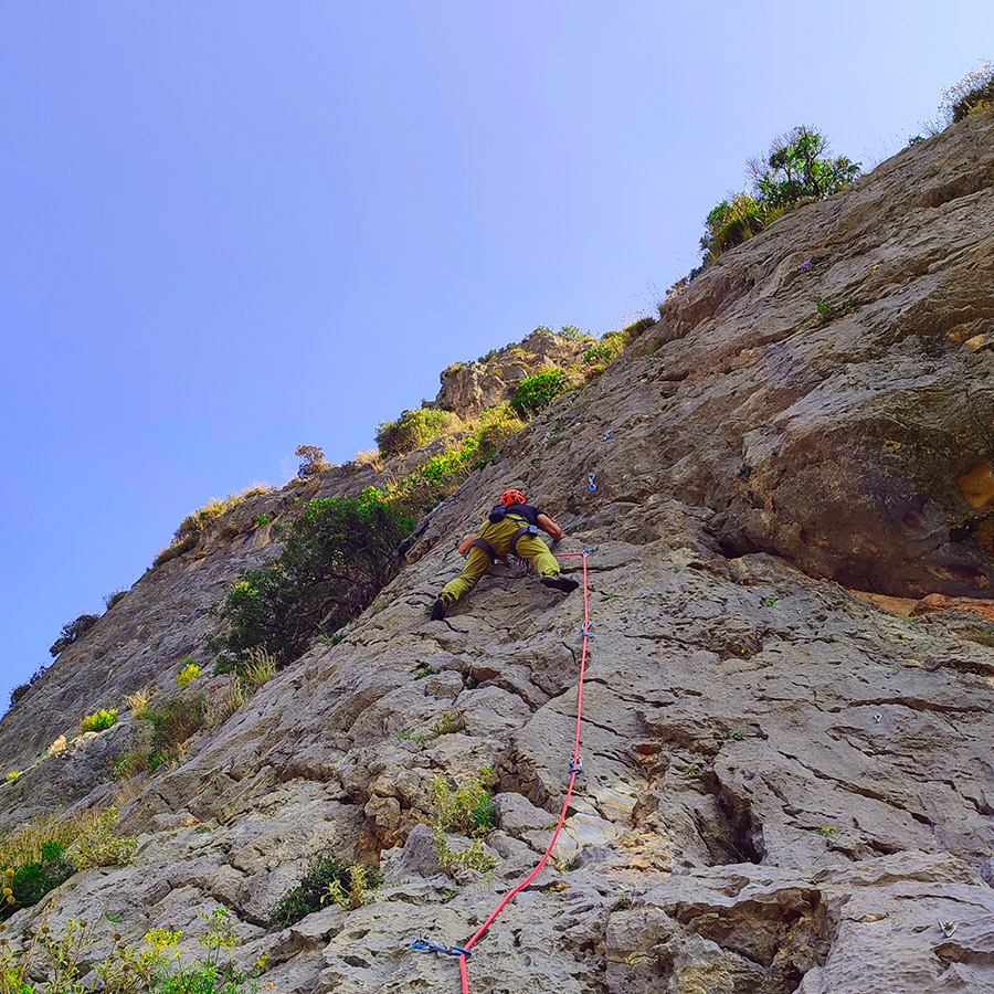 Climbing_Manikia_Lower_Valley_Evia_All_The_Universe_Sector_13
