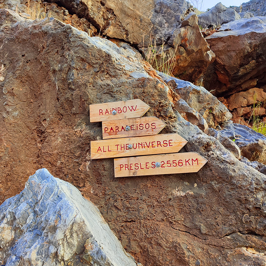 Climbing_Manikia_Lower_Valley_Rainbow_Sector_Evia_03