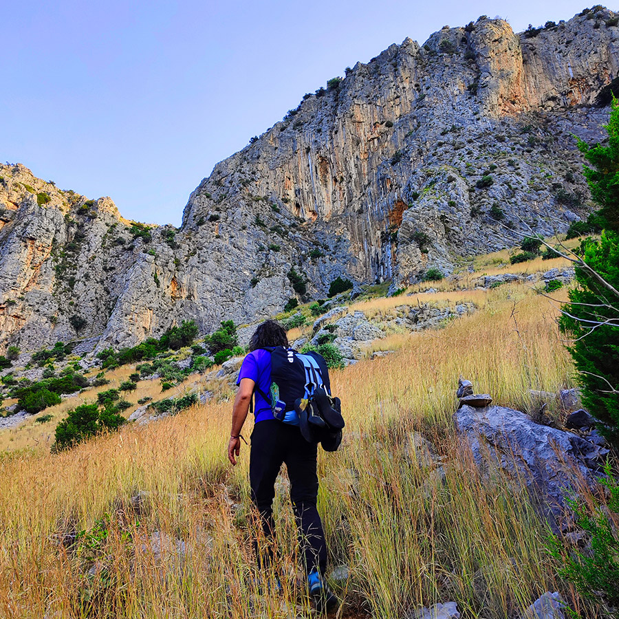 Climbing_Manikia_Lower_Valley_Rainbow_Sector_Evia_06