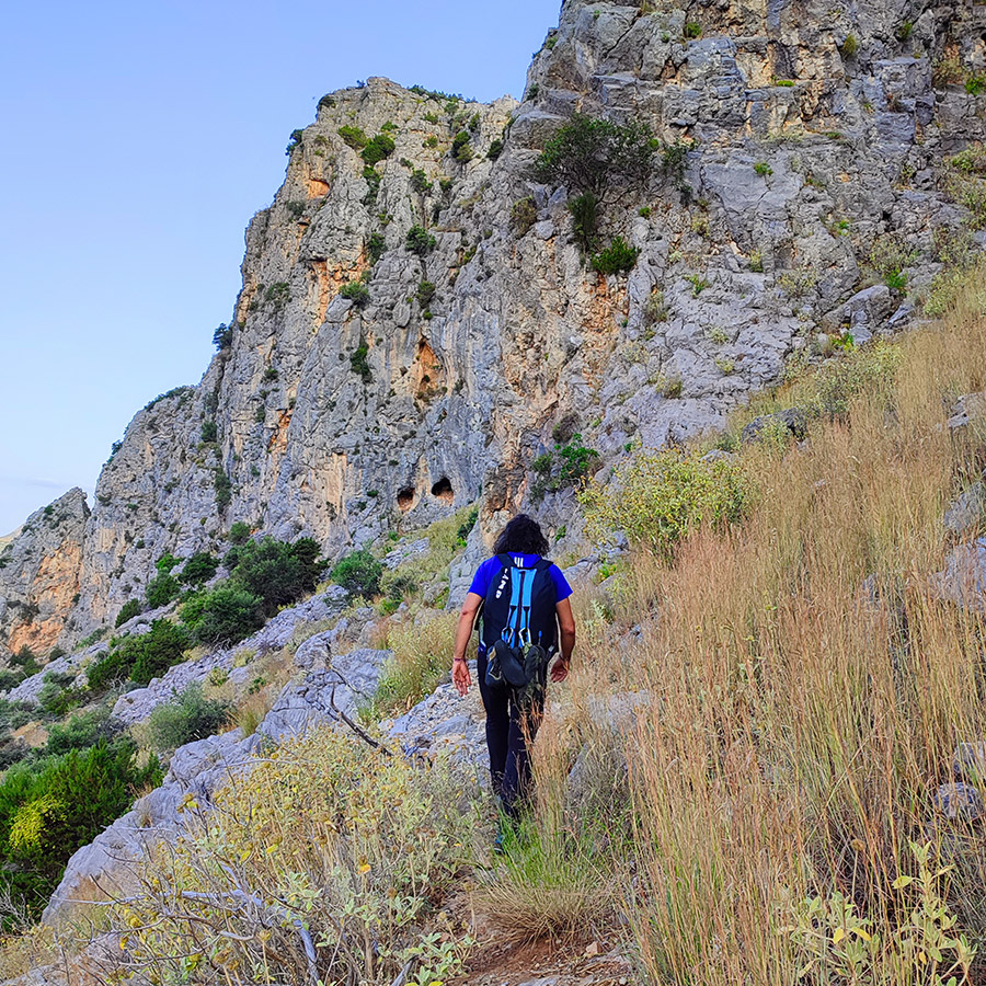 Climbing_Manikia_Lower_Valley_Rainbow_Sector_Evia_07