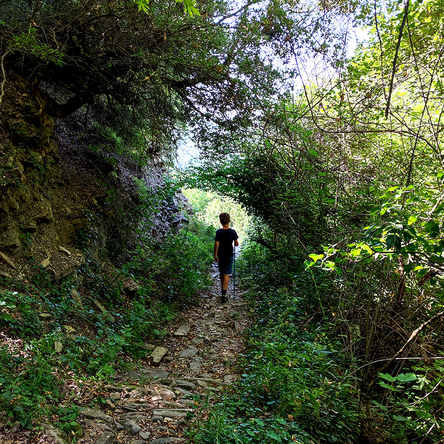 Hiking_Captain's_Bath_Vourgareli_South_Tzoumerka_Athamanika_03