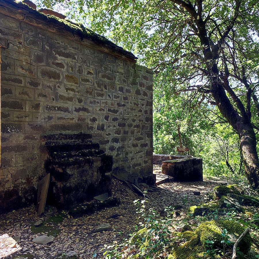 Hiking_Captain's_Bath_Vourgareli_South_Tzoumerka_Athamanika_16