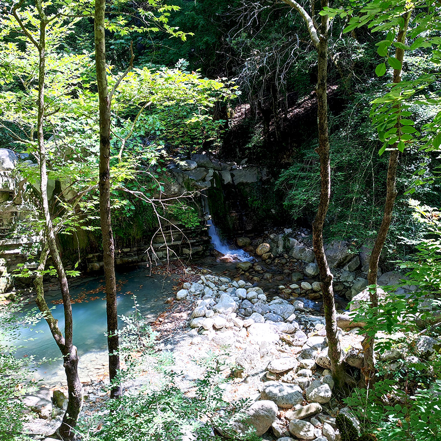 Hiking_Captain's_Bath_Vourgareli_South_Tzoumerka_Athamanika_18