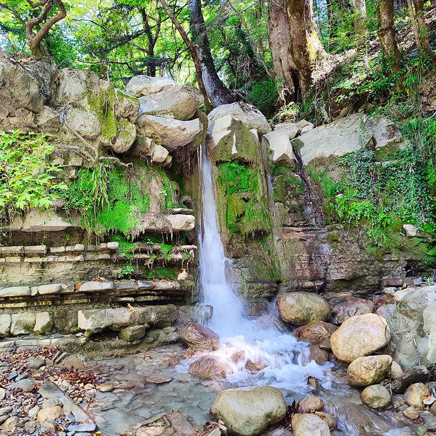 Hiking_Captain's_Bath_Vourgareli_South_Tzoumerka_Athamanika_23
