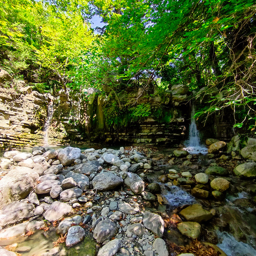 Hiking_Captain's_Bath_Vourgareli_South_Tzoumerka_Athamanika_24