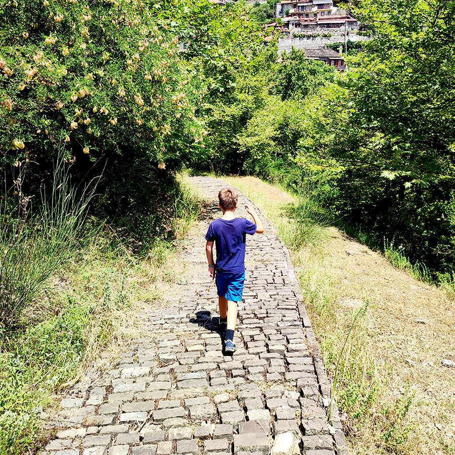 Hiking_Neraidogefyro_Bridge_Vourgareli_Tzoumerka_02