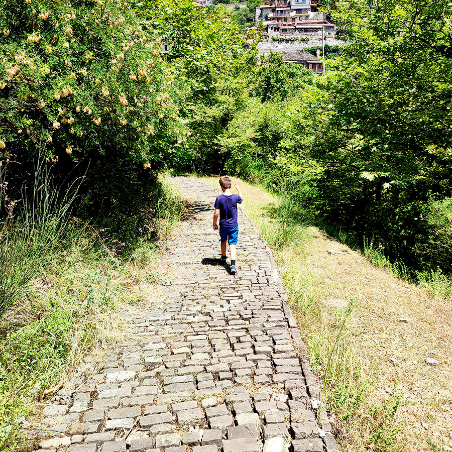 Hiking_Neraidogefyro_Bridge_Vourgareli_Tzoumerka_03