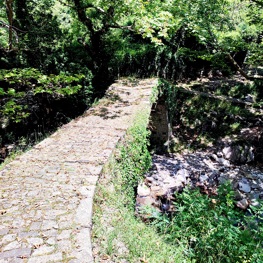 Hiking_Neraidogefyro_Bridge_Vourgareli_Tzoumerka_05