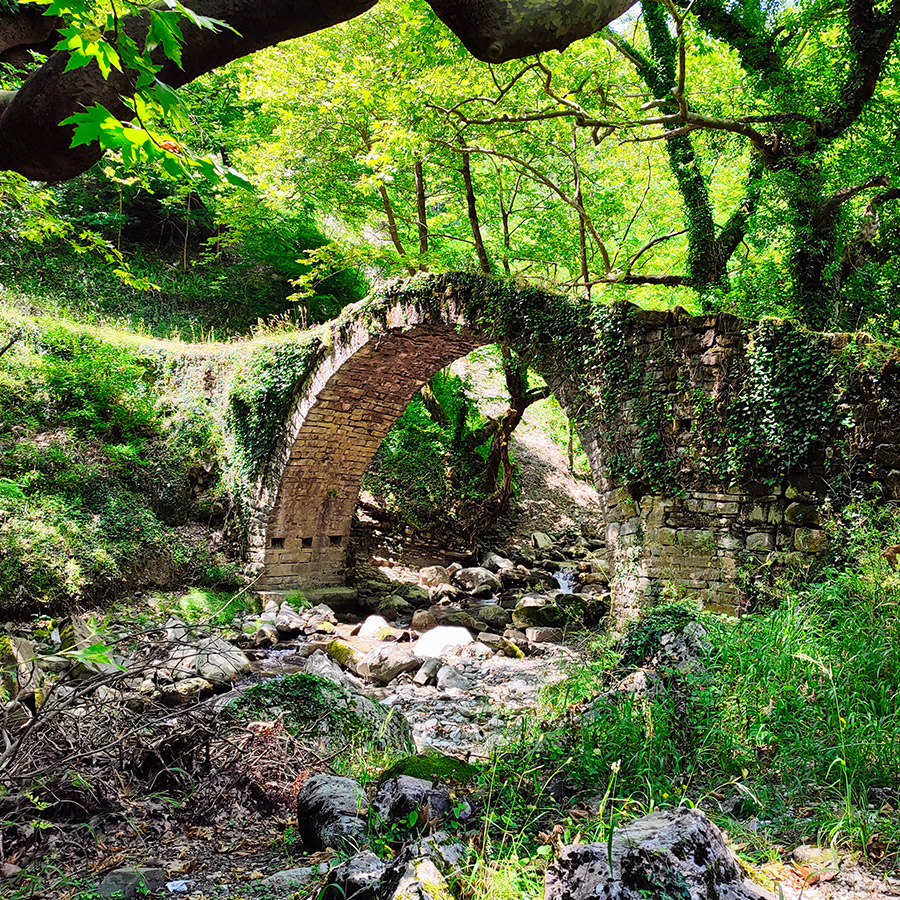 Hiking_Neraidogefyro_Bridge_Vourgareli_Tzoumerka_07