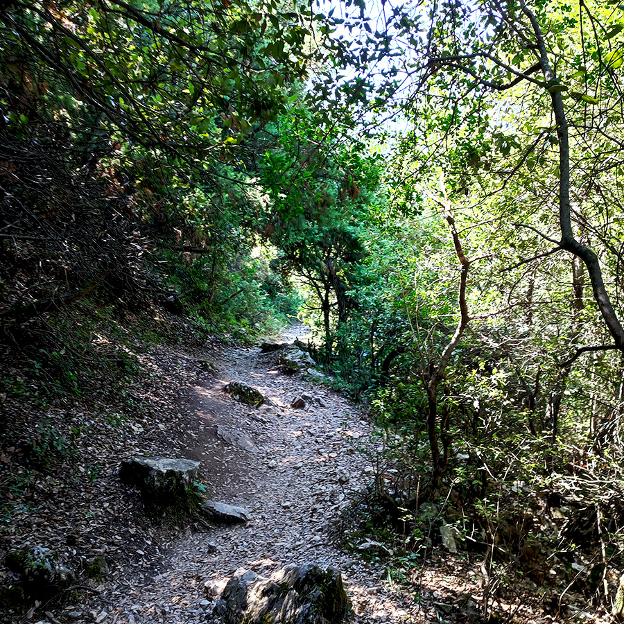 Hiking_Orlias_Stream_red_rock_waterfall_Mount_Olympus_04