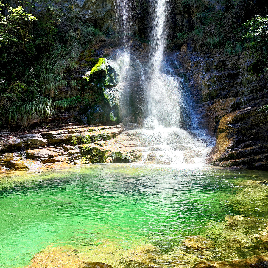 Hiking_Orlias_Stream_red_rock_waterfall_Mount_Olympus_27