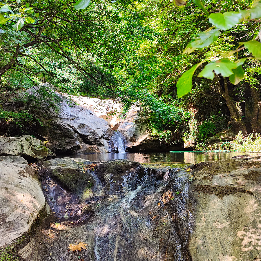 Hiking_Poros_Stream_Waterfall_Makrirachi_Pelion_19