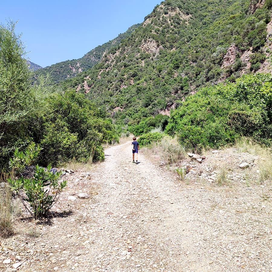 Hiking_Sergoula_Gorge_and_Waterfalls_01