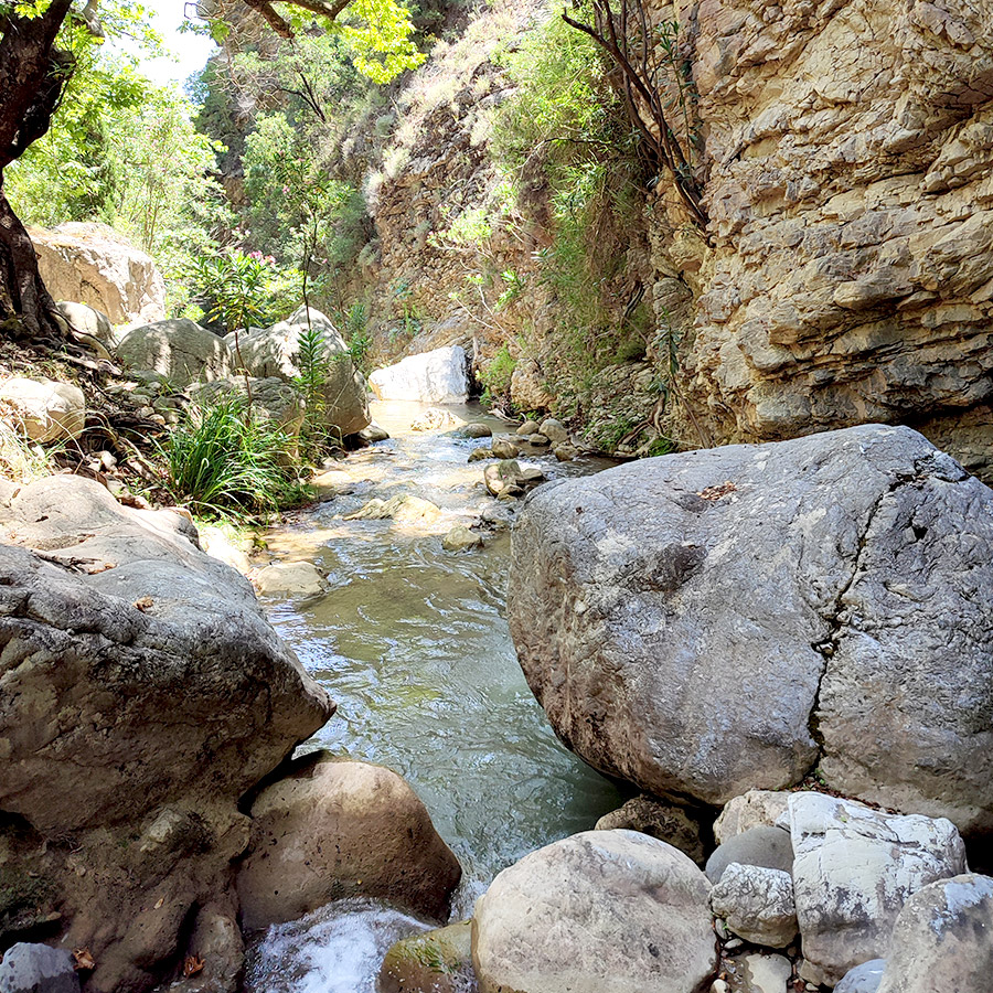 Hiking_Sergoula_Gorge_and_Waterfalls_05