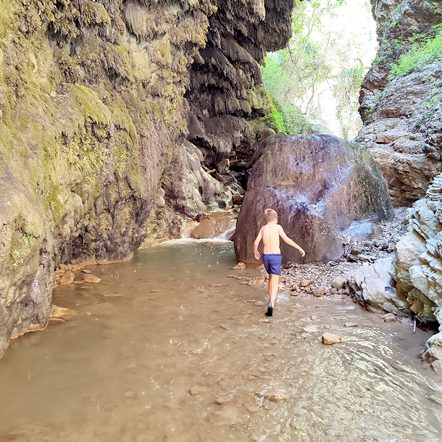 Hiking_Sergoula_Gorge_and_Waterfalls_16