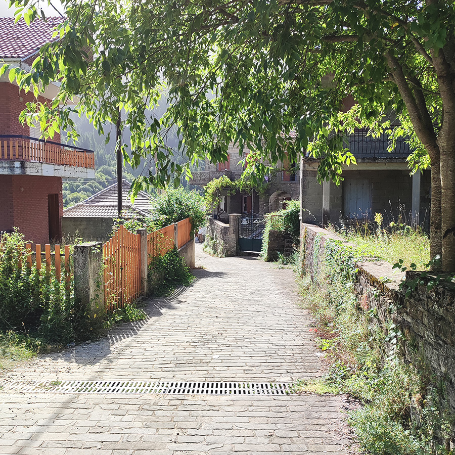 Hiking_Tzoumerka_Athamanika_Melissourgoi_Kryoneri_Waterfall_03