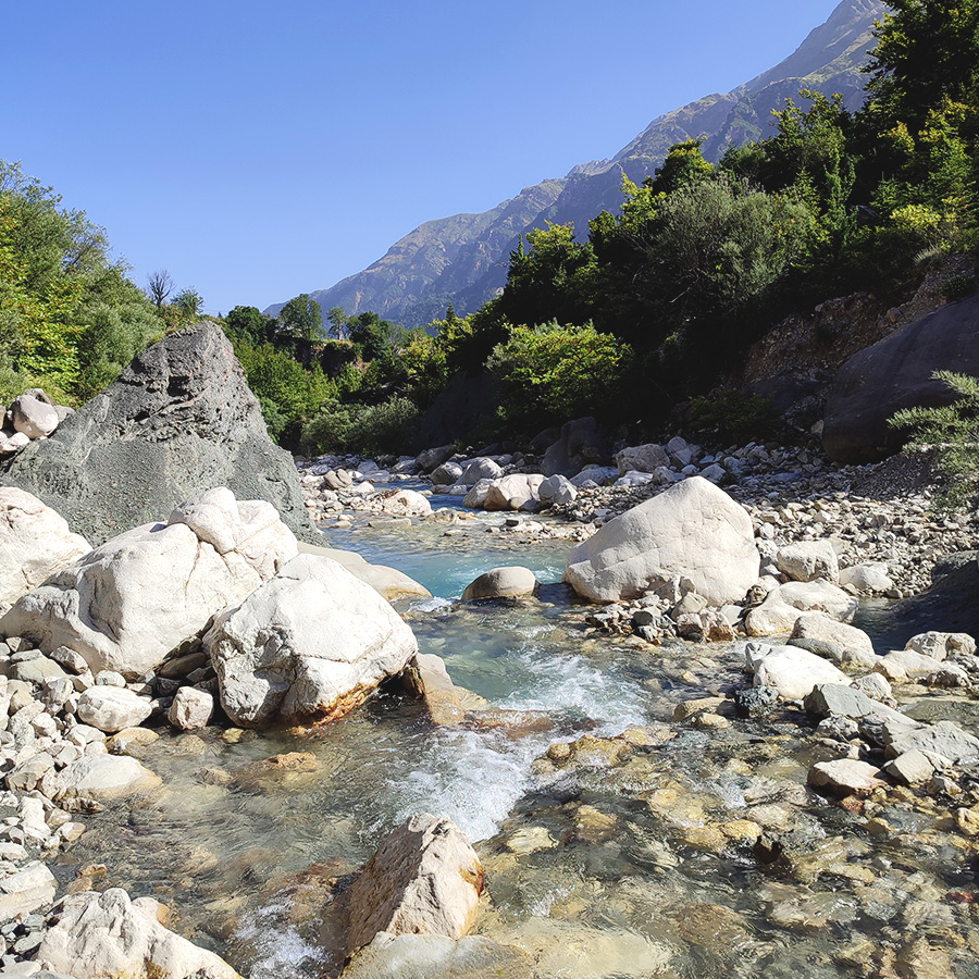 Hiking_Tzoumerka_Athamanika_Melissourgoi_Kryoneri_Waterfall_09