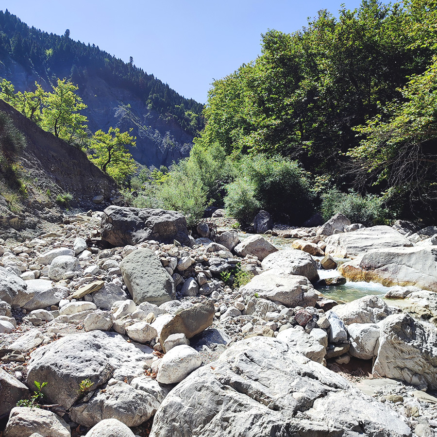 Hiking_Tzoumerka_Athamanika_Melissourgoi_Kryoneri_Waterfall_33