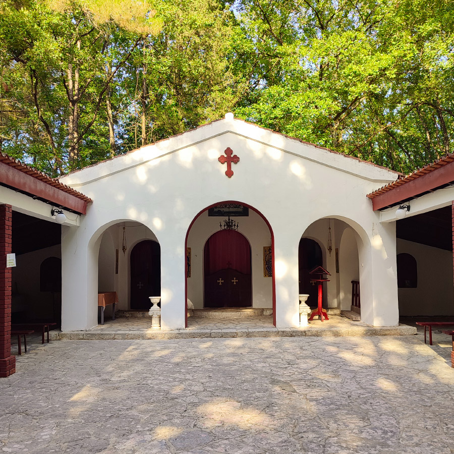 Lake_Ziros_Hiking_Wild_Camping_Filipiada_10