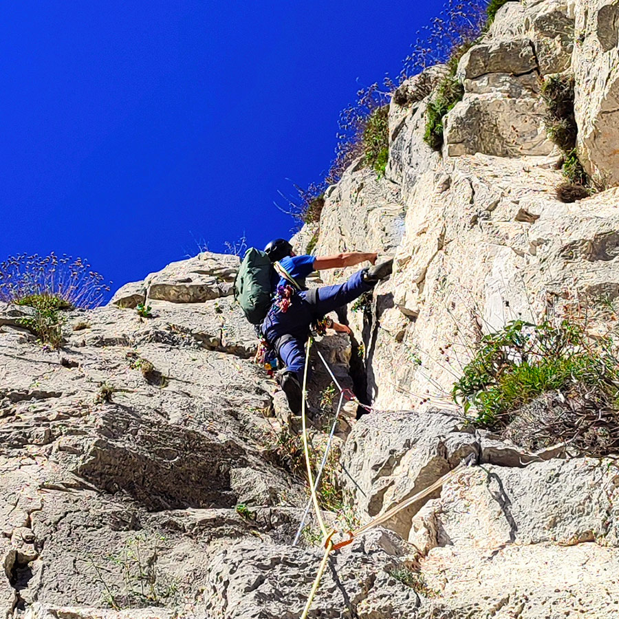 La_Vita_e_Bella_Arma_Parnitha_Attica_31