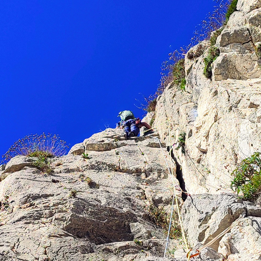 La_Vita_e_Bella_Arma_Parnitha_Attica_32