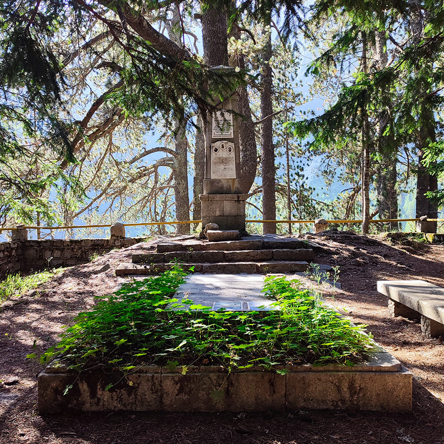 Memorial monument along the hiking trail to Baykusheva Mura in Pirin National Park.