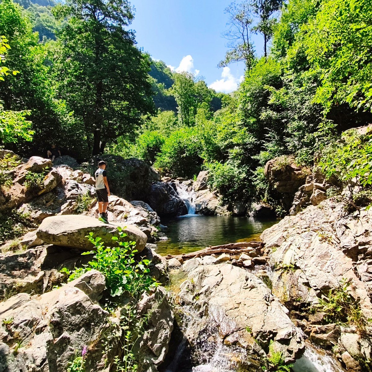 Hiking to Kapejnci Waterfall from Dihovo – Pelister Mountain, Bitola – North Macedonia (family&nbsp;friendly)