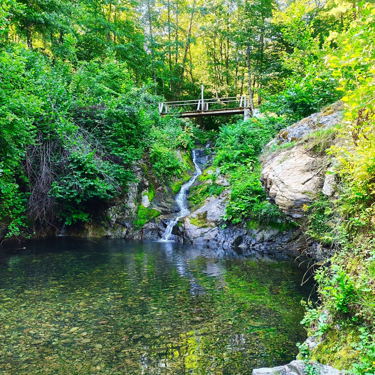 Hiking to Vistinski Vir Waterfall from Capari – Pelister Mountain, Bitola – North Macedonia (family&nbsp;friendly)